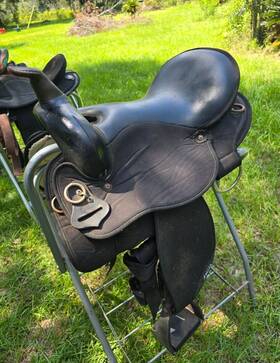 205566 Abetta Chilsom Trail Saddle 16in