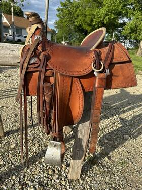 2192009 Adrian Feregrino Wade Saddle 16 Used Western