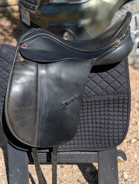 28863 Albion English Dressage Saddle 18.5 Seat