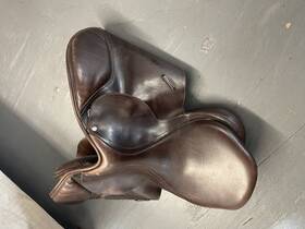 B1904008-44r Bates Saddles. Cc Cair 17.5 Inch Horse Saddle