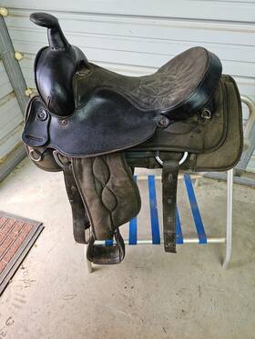 Sns15bh109 Big Horn Used 15 Inch Black Color Synthetic Trail Saddle With Cloth Seat #109