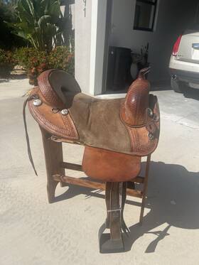 1022-1071 Bob Marshall Treeless Western Saddle