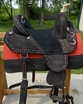 12970 Bob Marshall Custom 14.5in Barrel Saddle Black Red Buckstitching Crystals