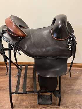 3609 Bob Marshall 15 Inch Used Treeless Endurance Saddle