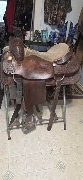 21571j Bob S Saddlesmith 16in Dale Frederick Roping Saddle