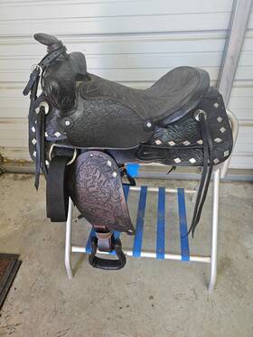 Sns15chatdkol Chattanooga A Used Dark Oil Color 15 Inch Leather Trail Saddle With Silver Triangles