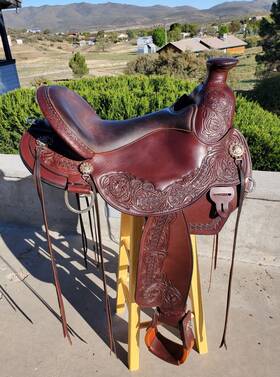 11570-8701-05 Circle Y Walnut Grove Flex2 Trail Series Saddle 17 Inch Pristine Condition