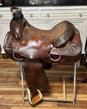 1238108401 Circle Y Used 16 Inch Roping Saddle - Guc
