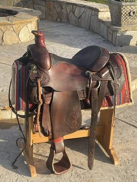 135512 Circle Y Western Saddle Vintage