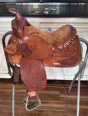 2090-4-10-85 Circle Y Used 12 Inch Park And Trail Youth Saddle - Euc