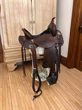2230-2505-05 Circle Y Barrel Racing Saddle 15 In Brown Leather Model