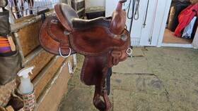 2377-8601-05 Circle Y Alpine Flex2 Trail Saddle 16 Inch Wide Tree Used