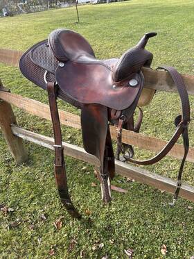 26321601039309 Circle Y Western Cutting And Reining 16 Inch Saddle With Bridle To Match