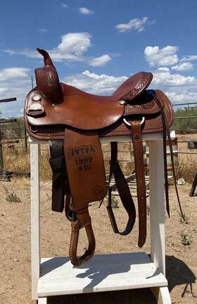 2634 Circle Y Team Penner Saddle 16 Inch - Great Shape Model Penning Cutting Sorting