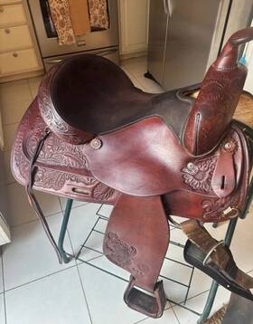 3624 Circle Y 15 Inch Hand Tooled Floral Western Saddle