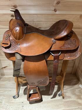 3767 Circle Y 15.5 Inch All-around Roping Western Saddle Model Includes Tack Set