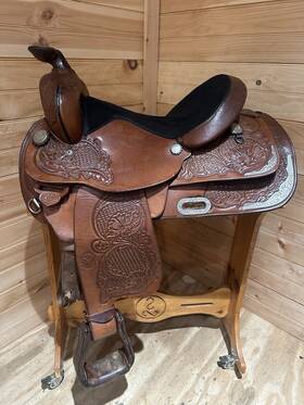 3875 Circle Y 15 Inch Western Show Saddle Model