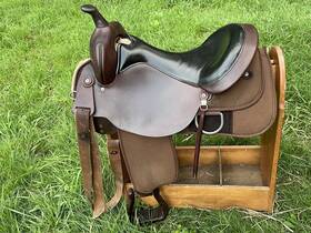 6910-1701-05 Circle Y 17 Inch High Horse Lockhart By Wide