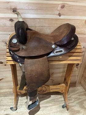 3044 Circle Y High Horse 15 Inch Barrel Racing Saddle Model