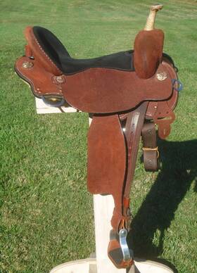 Mj03 Circle Y 16 Inch Josey-mitchell Featherlight Contenderbarrel Saddle Lightly Use