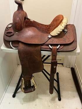 0115508 Courts 41044 Reduced Used 14.5 Inch Camarillo Roping Saddle #41044