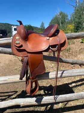 2221-3 Crates Western Saddle