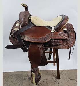 4532 Crates 16 Inch Western Trail Saddle Model