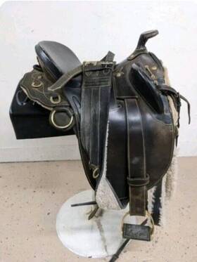 425-7934 Down Under Used 17.5 Inch Australian Saddle