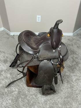 1034-10928 Fabtron 11 Inch Used Western Youth Trail Saddle Excellent Condition