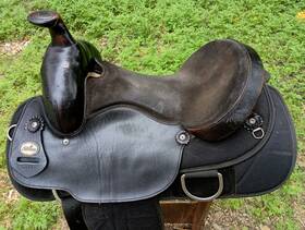 7111 Fabtron 15 Inch Trail Roping Saddle
