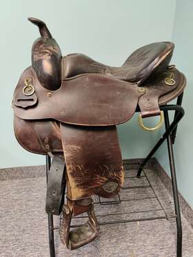 0404-57948 Hereford 16.5 Saddle