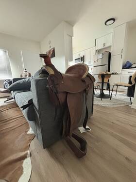 2249380 Hereford Brand Saddle Used/ Great Condition
