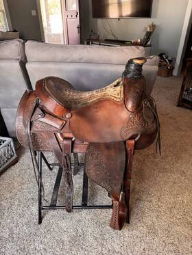 983-38847 Hereford Brand Roping Saddle