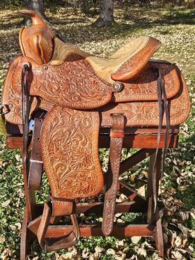 83102 Hereford Textan Vintage Fully Tooled Trail Saddle 15 Inch Gorgeous #1306 766