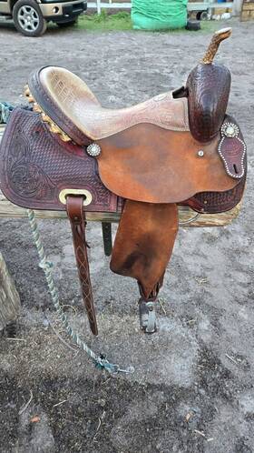 2-1217 Hr Saddlery 15 Inch Used Western Barrel Saddle