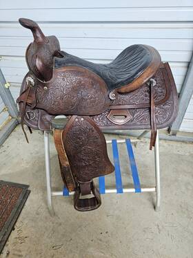 Sns15keysad Keystone A Good Used Brown Color 15 Inch Leather Trail Saddle With Tooling