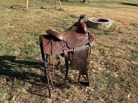3864 Longhorn 15 Inch Western Saddle