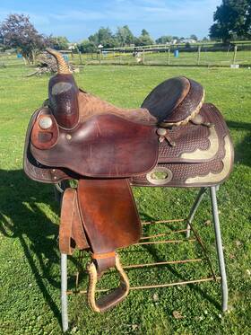 89-2139 Longhorn Used/vintage 15 Inch Western Barrel Saddle With Silver Us Made