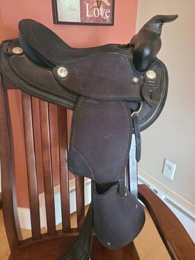 20501-2 Midwest Equestrian Supply Inc. Abetta Pony Youth Western Saddle 11 Inch Seat Size/24 Cinch Strap