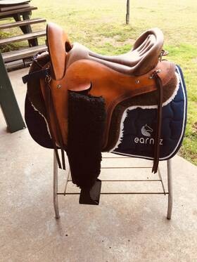 Pa220 Orthoflex Patriot Saddle 15 Inch Seat 26 Pound 23 Long Pad And Stirrups Cinche