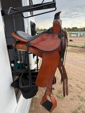 435-7182 Synergist Gorgeous Trail Saddle 16 Inch Seat Medium Tree