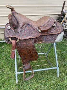 565-72548 Tex Tan 1176 Used/vintage 15 Inch Textan Tooled/buckstitched Western Show Saddle With Silver