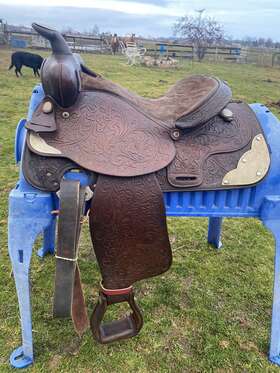 27-69075 Tex Tan 4801. Used/vintage 15.5 Inch Textan Western Show/pleasure Saddle With Silver
