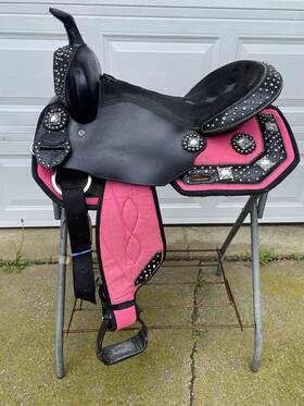 Ks1826 Tough 1 Used Black With Pink 16 Inch Synthetic/leather Western Saddle Crystals Studs