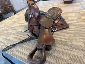 277-521-1212-42 Tucker Pleasure Trail Riding Saddle 15.5