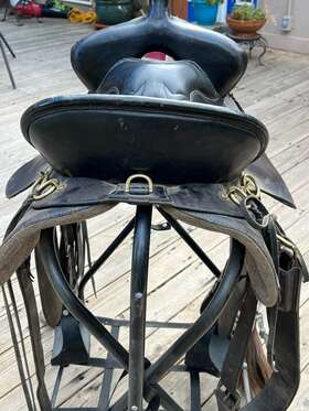 T60-720-9211-11 Tucker High Plains 17.5 Inch Medium Bar Trail Saddle