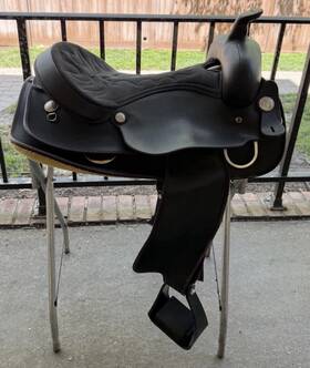 Wintec 221496 W7 Pleasure/trail Western Saddle 17 In Synthetic Black Traditional