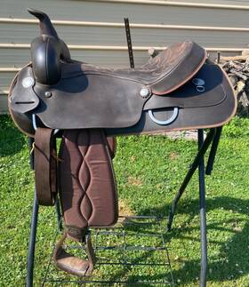 222439 Wintec Used 17 Inch Dark Brown Synthetic Leather Western Saddle