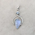 Beautiful Moonstone 925 Sterling Silver Gemstone Stylish Handmade Pendent SR2222. Fixed Price $16.38.