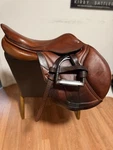 17.5, 2L Flap, Med Tree Cwd Jumping Saddle, English Horse Tack. Fixed Price $1300.00.